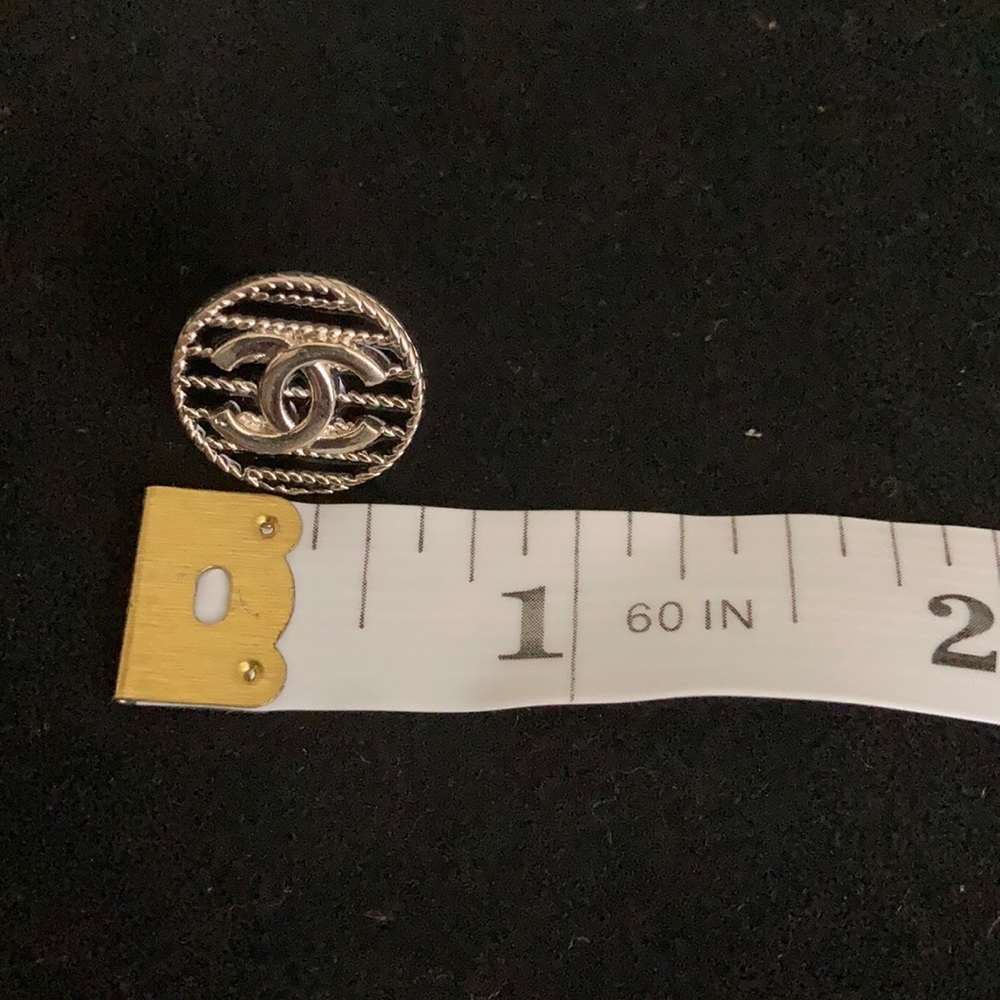 Round earrings - Picture 3 of 3